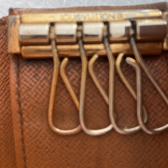 Louis Vuitton Monogram Key Case - Picture 6 of 6